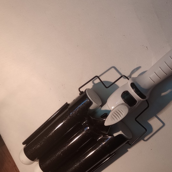 Waver - Picture 5 of 5